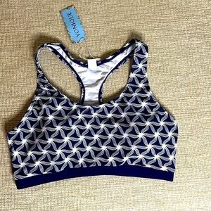 ⭐️ NWT- Yonique patterned sports bra